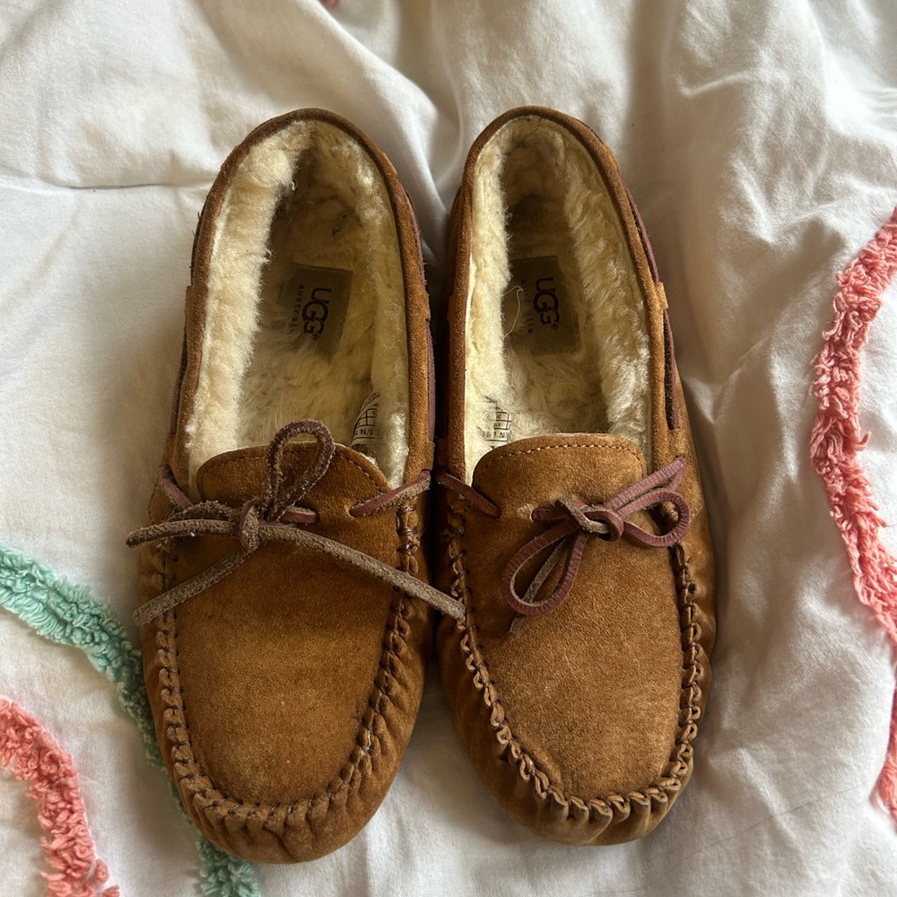 Ugg women 8 slippers